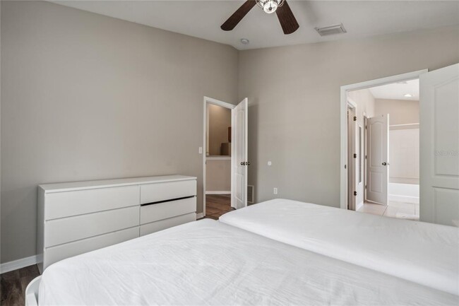 Building Photo - 5534 Kinglethill Dr