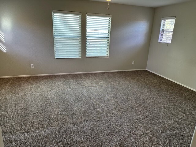 Building Photo - 1206 E Boston St