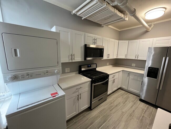 Building Photo - 2838 W Addison St