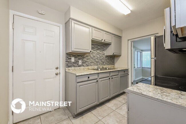 Building Photo - 1245 Elinore Dr