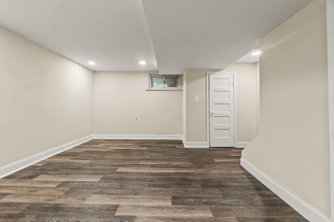 Building Photo - 3005 Fulton St