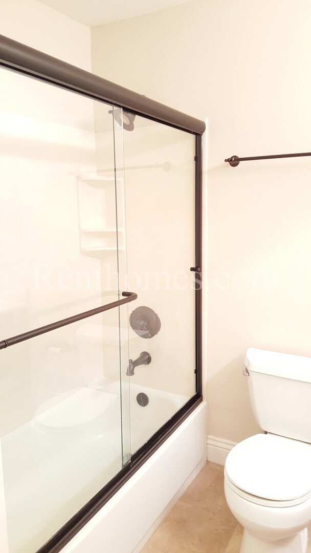 Building Photo - La Jolla, 8430 Via Mallorca #110 -Granite Counters, Community Pool and Spa, Near UCSD!