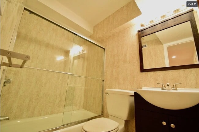 Building Photo - 73 Thatcher St