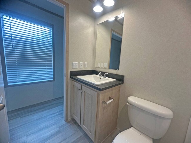 Building Photo - 14876 Washington Rd