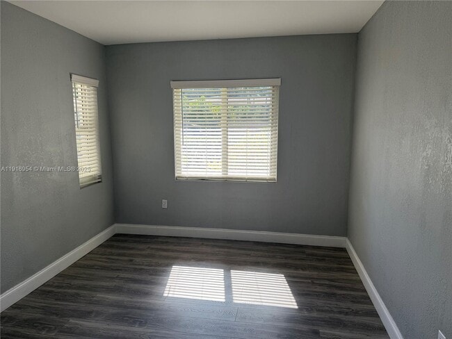 Building Photo - 291 NE 112th St