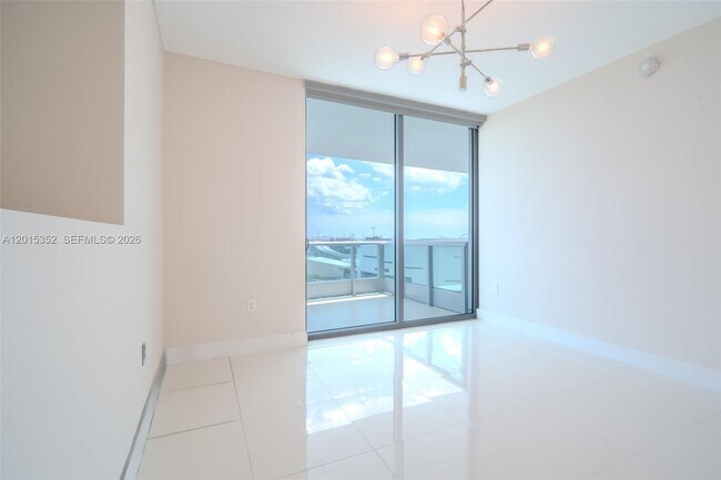 Building Photo - 900 Biscayne Blvd