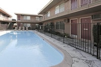 Building Photo - Holiday Manor Apartments