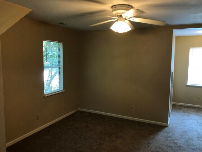 Building Photo - Available 9/8. Beautiful 4BR/2.5BA Home Av...