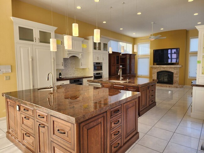 Building Photo - Multi-level Mosaic Mansion in Southwest, Reno
