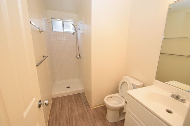 Building Photo - 113A28 - 98-2009 Kaahumanu Street, Apt. F