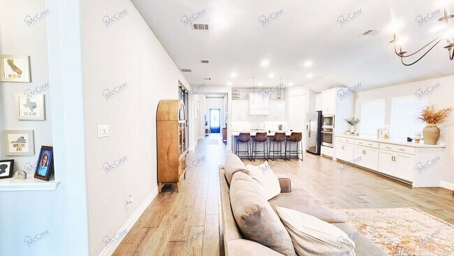 Building Photo - 817 Knoxbridge Rd