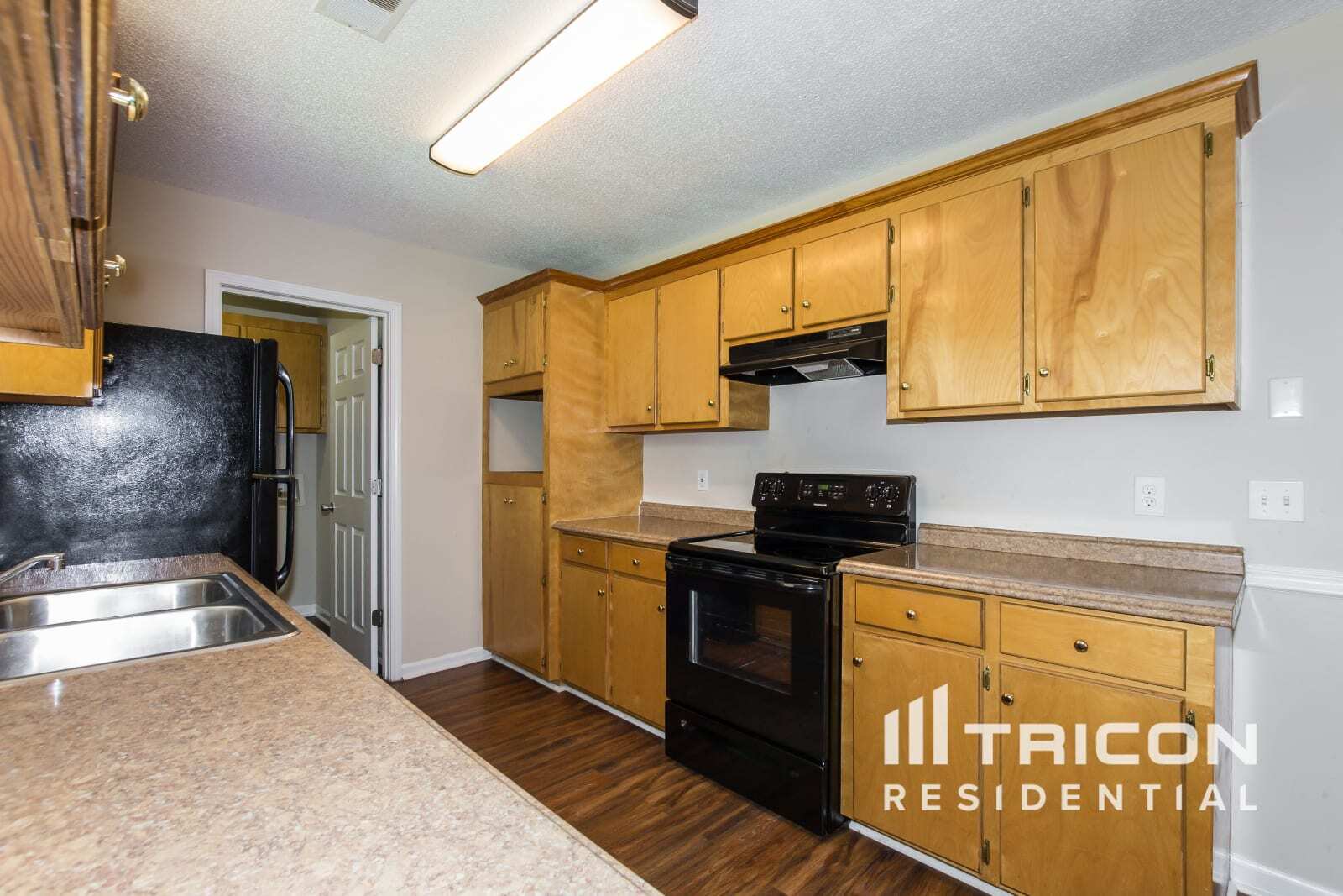 Building Photo - 744 N Shadowbrook Dr