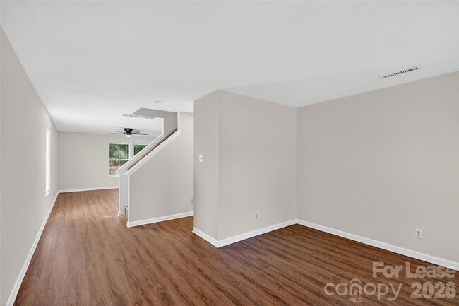 Building Photo - 458 Settlers Ridge Dr
