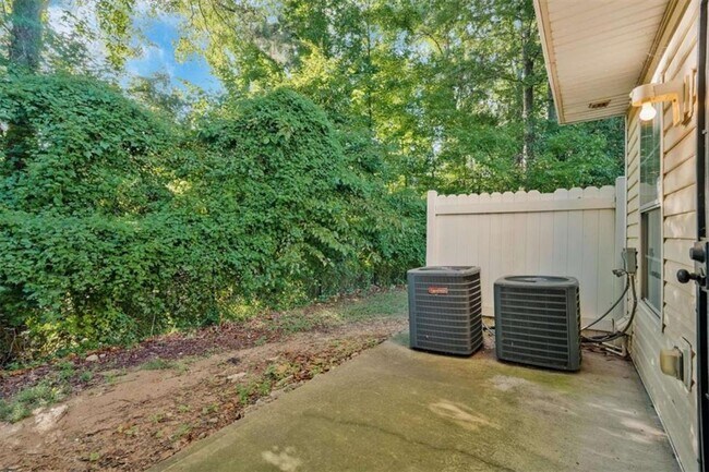 Building Photo - 2870 Vining Ridge Terrace