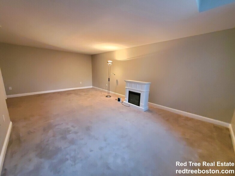 Building Photo - 35 Flint St