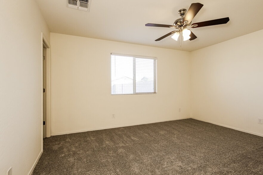 Building Photo - 25832 W Samantha Way