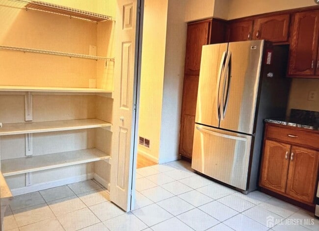 Building Photo - 2802 Deerfield Dr