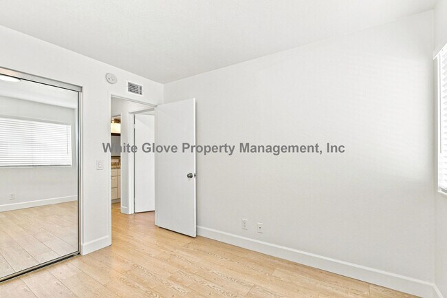 Building Photo - 26981 Stonehaven