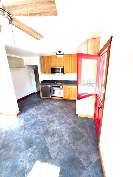 Kitchen - 2626 Delaware St