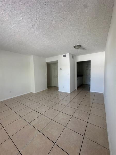 Building Photo - 5961 SW 41st St