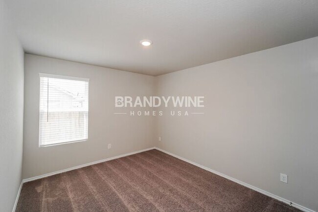 Building Photo - 3 BEDROOM - DURBIN