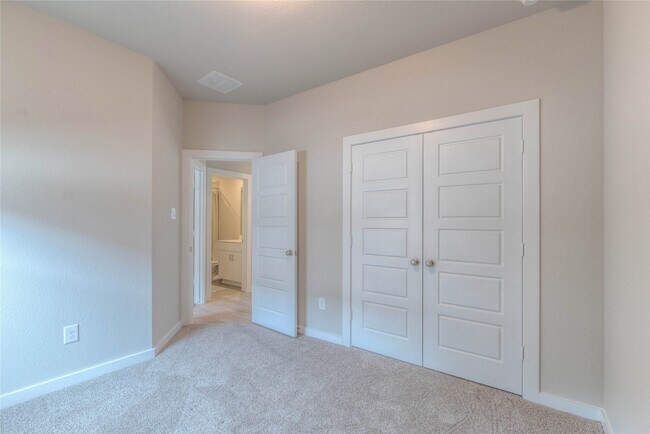 Building Photo - 1721 Succotash Oak Ct