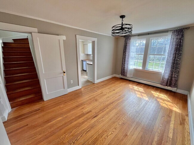 Building Photo - 1430 Woodbury Ave