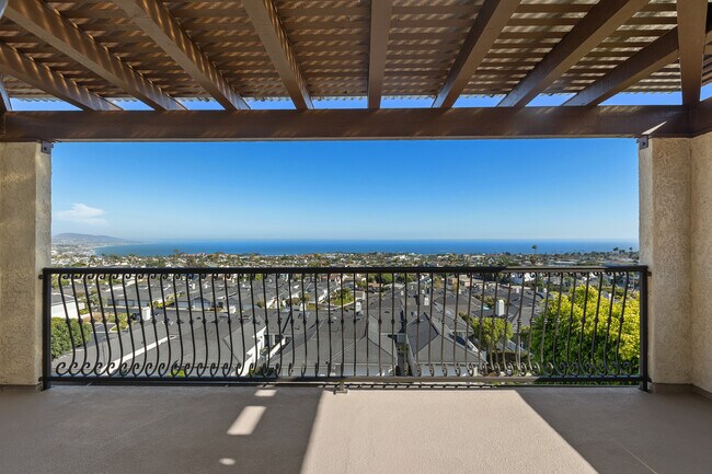 Building Photo - 24512 Alta Vista Dr