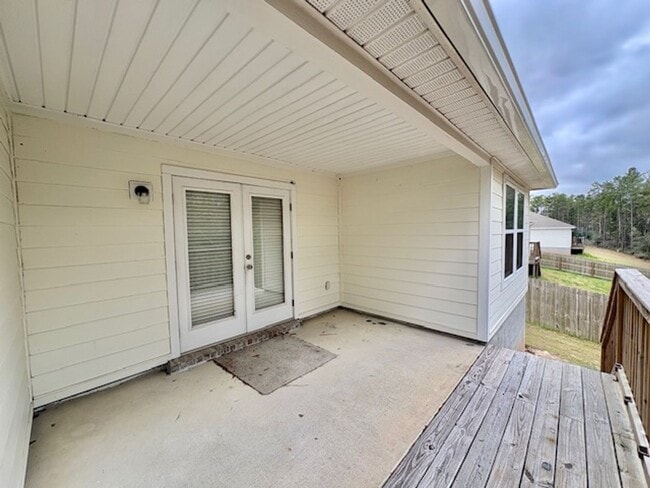 Building Photo - 462 Whispering Creek Ave