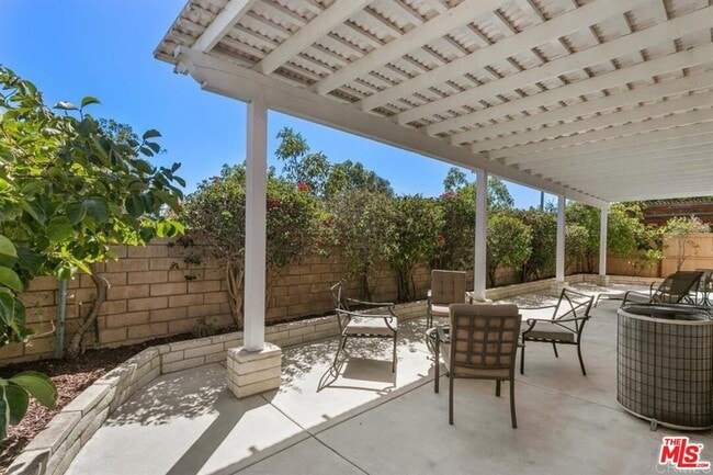 Building Photo - 3280 Canyon View Dr