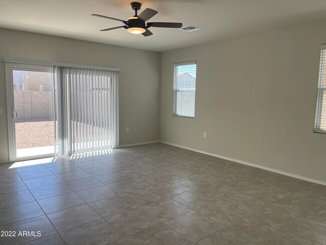 Building Photo - 36597 W Santa Clara Ave