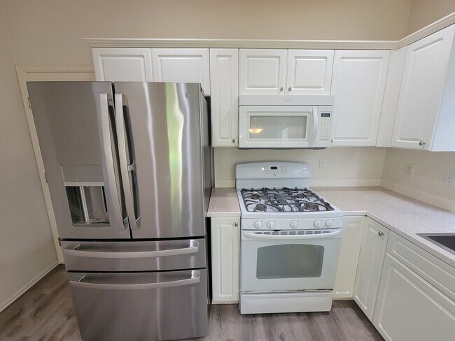 Building Photo - Charming Sammamish Home | 3 Bed + 2.5 Bath