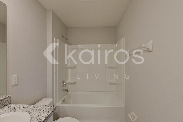 Building Photo - 8670 SW 43rd Ter