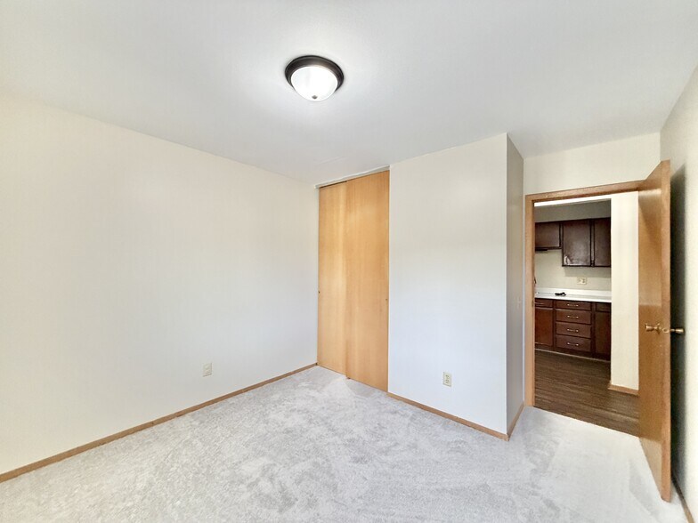 Building Photo - 821 George St