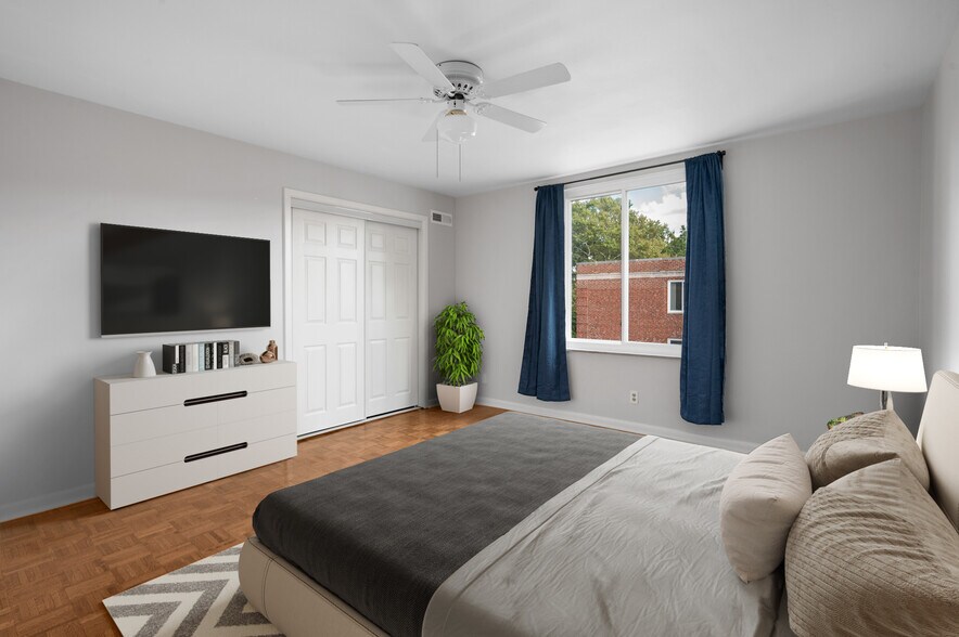 bedroom 2 - 19425 Van Aken Blvd