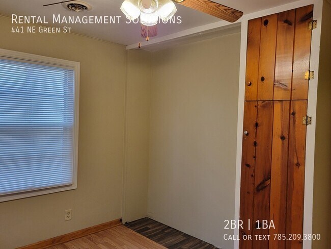 Building Photo - *2-CAR GARAGE* 441 NE Green St - 2 BED/1 BATH