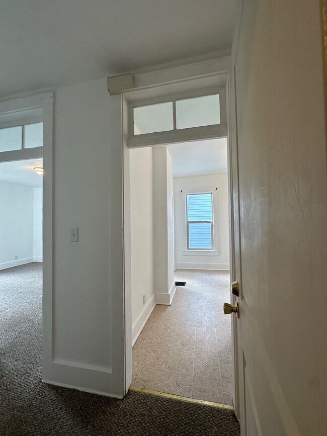 Building Photo - 1008 North St