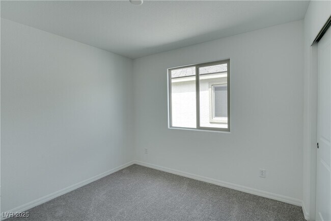 Building Photo - 10339 Dallington St