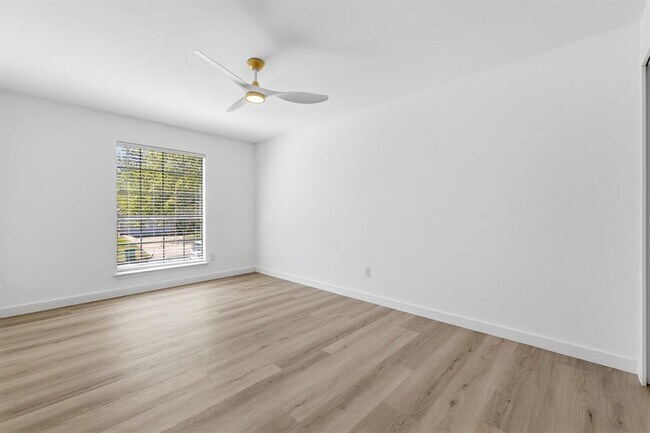 Building Photo - 1707 Yucca Ln