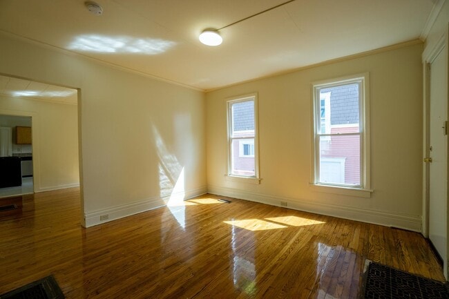 Building Photo - 107 Trinity Pl