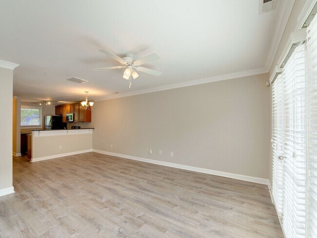 Building Photo - Stunning and completely updated townhome s...
