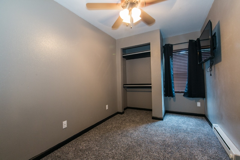 Building Photo - 567 Loras Blvd