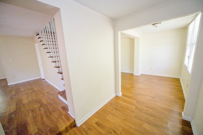 Building Photo - 1521 Yukon St