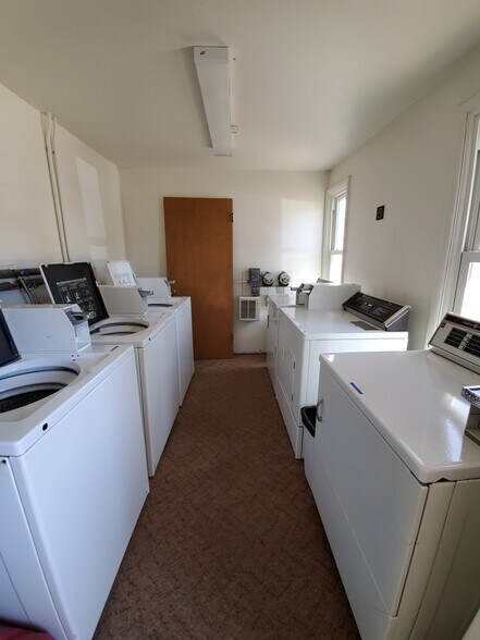 Building Photo - 503 6th St N