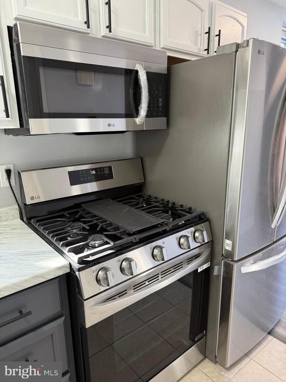 Building Photo - 1048 South St