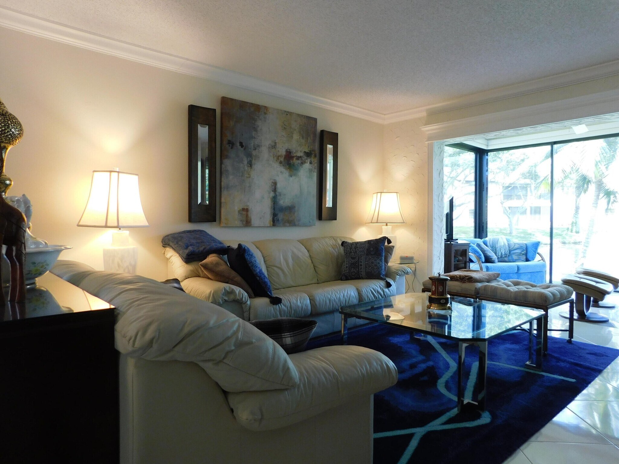 Building Photo - 9285 Vista del Lago