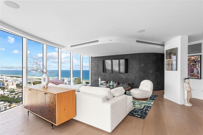 Building Photo - 1000 South Pointe Dr