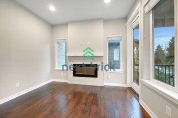 Building Photo - 4 BED & 3.5 BATH Townhouse FOR RENT
