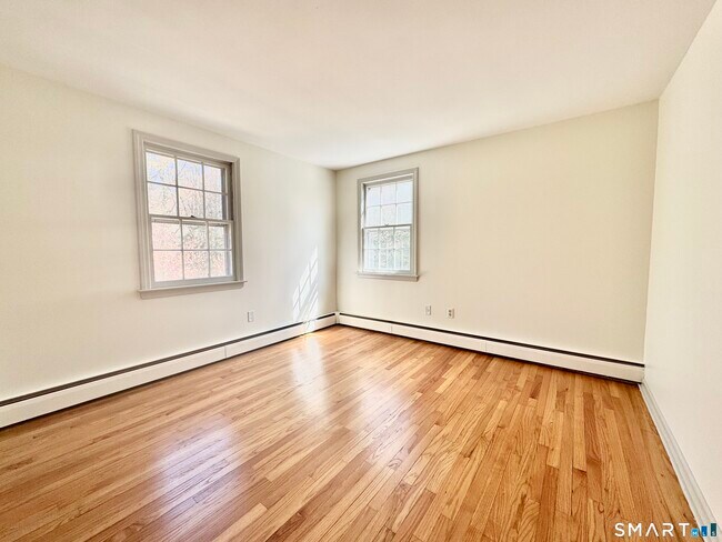 Building Photo - 14 Bower Rd