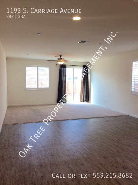 Building Photo - 1193 S Carriage Ave